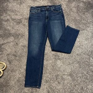 Silver Jeans 👖 16W Isbister Straight